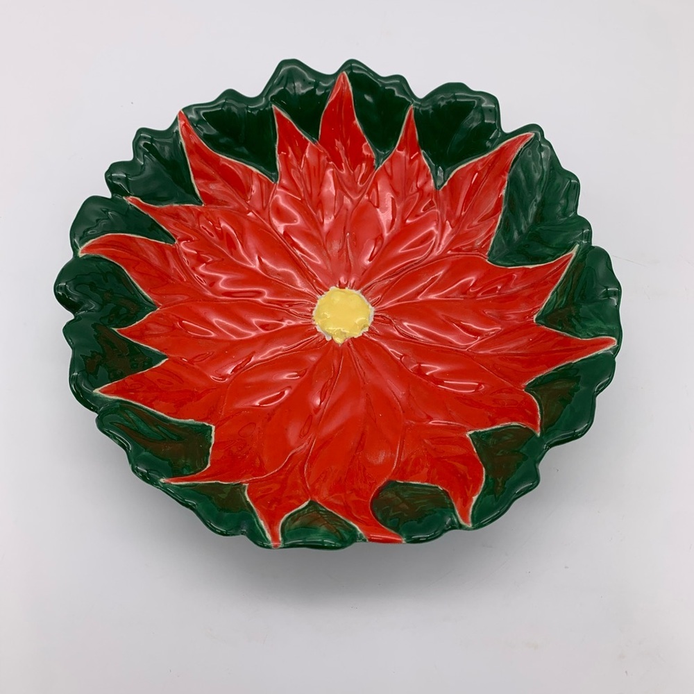Vintage 1974 Christmas Poinsettia 8” Candy/Nut Serving Ceramic Glazed Bowl